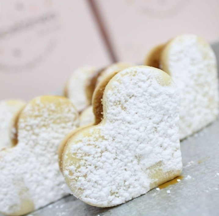 CAJA 16 ALFAJORES CORAZÓN