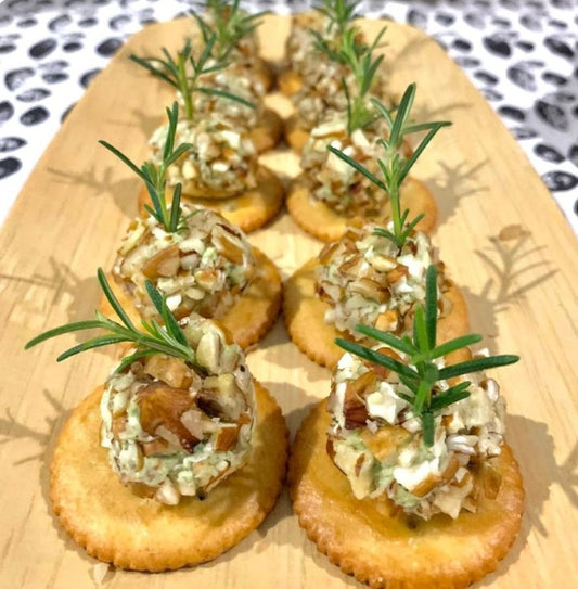 30 bolitas de queso al pesto + pecanas