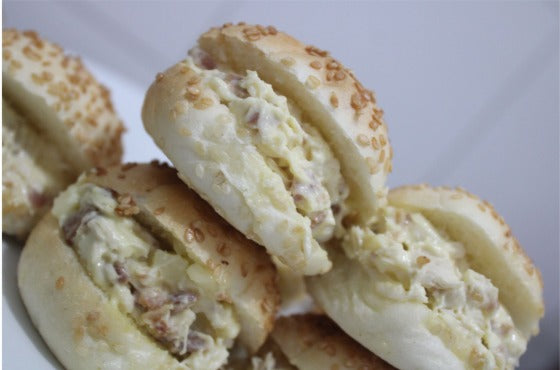 25 unid. MINI PANCITO CON POLLO, QUESO EDAM Y TOCINO AHUMADITO